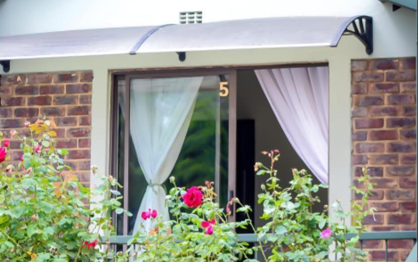 Oasis Of Life Guest House Witbank Eksteriør billede
