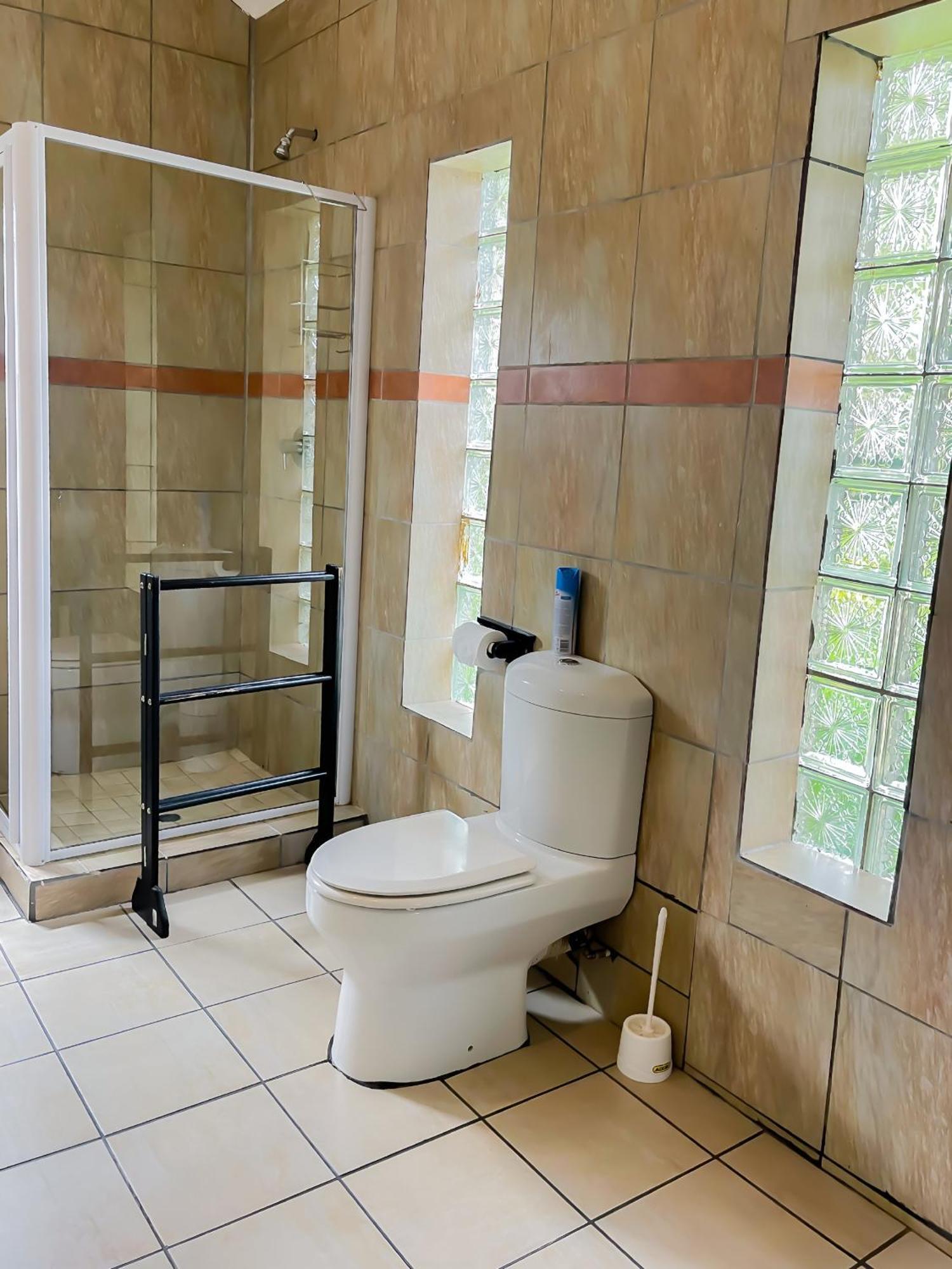 Oasis Of Life Guest House Witbank Eksteriør billede