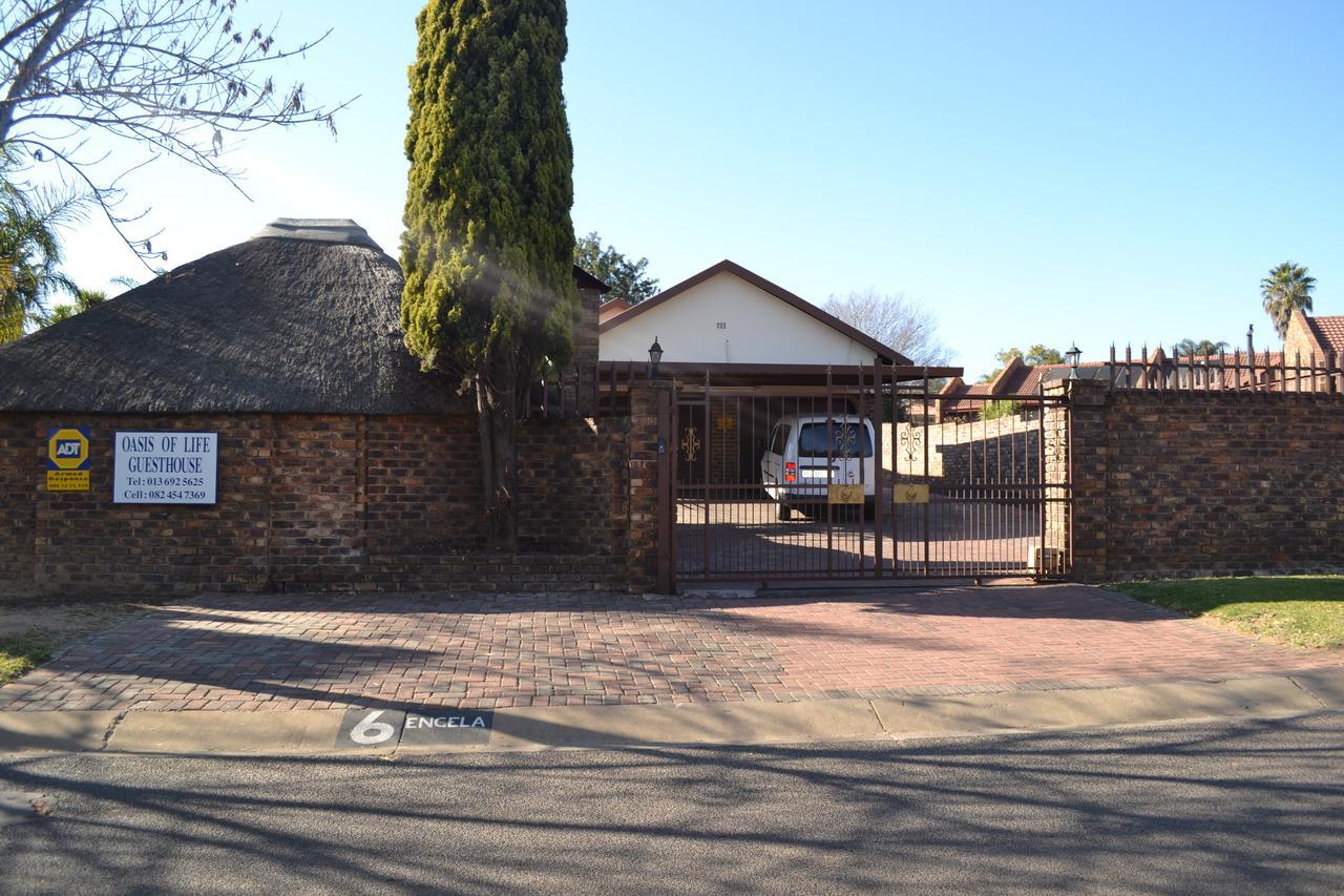 Oasis Of Life Guest House Witbank Eksteriør billede