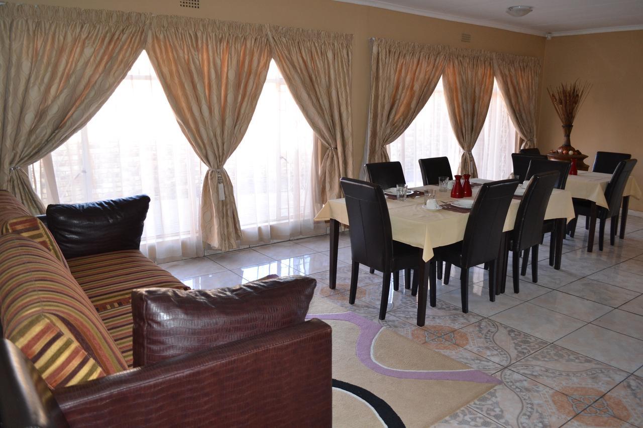 Oasis Of Life Guest House Witbank Eksteriør billede