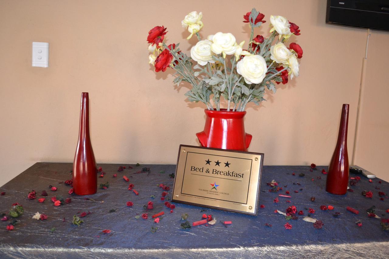 Oasis Of Life Guest House Witbank Eksteriør billede