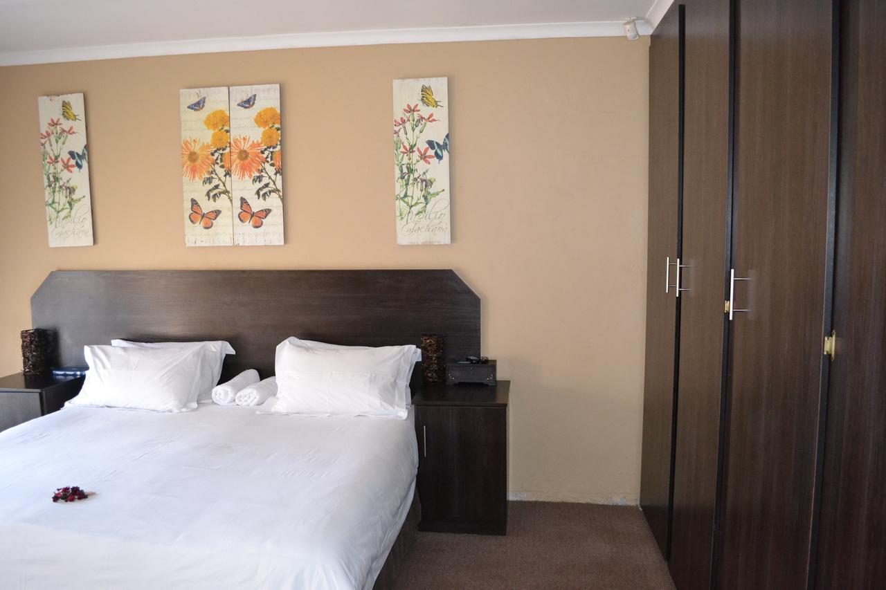 Oasis Of Life Guest House Witbank Eksteriør billede