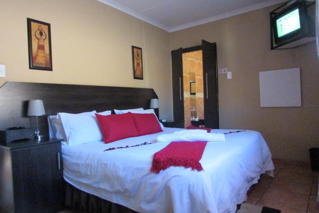 Oasis Of Life Guest House Witbank Eksteriør billede