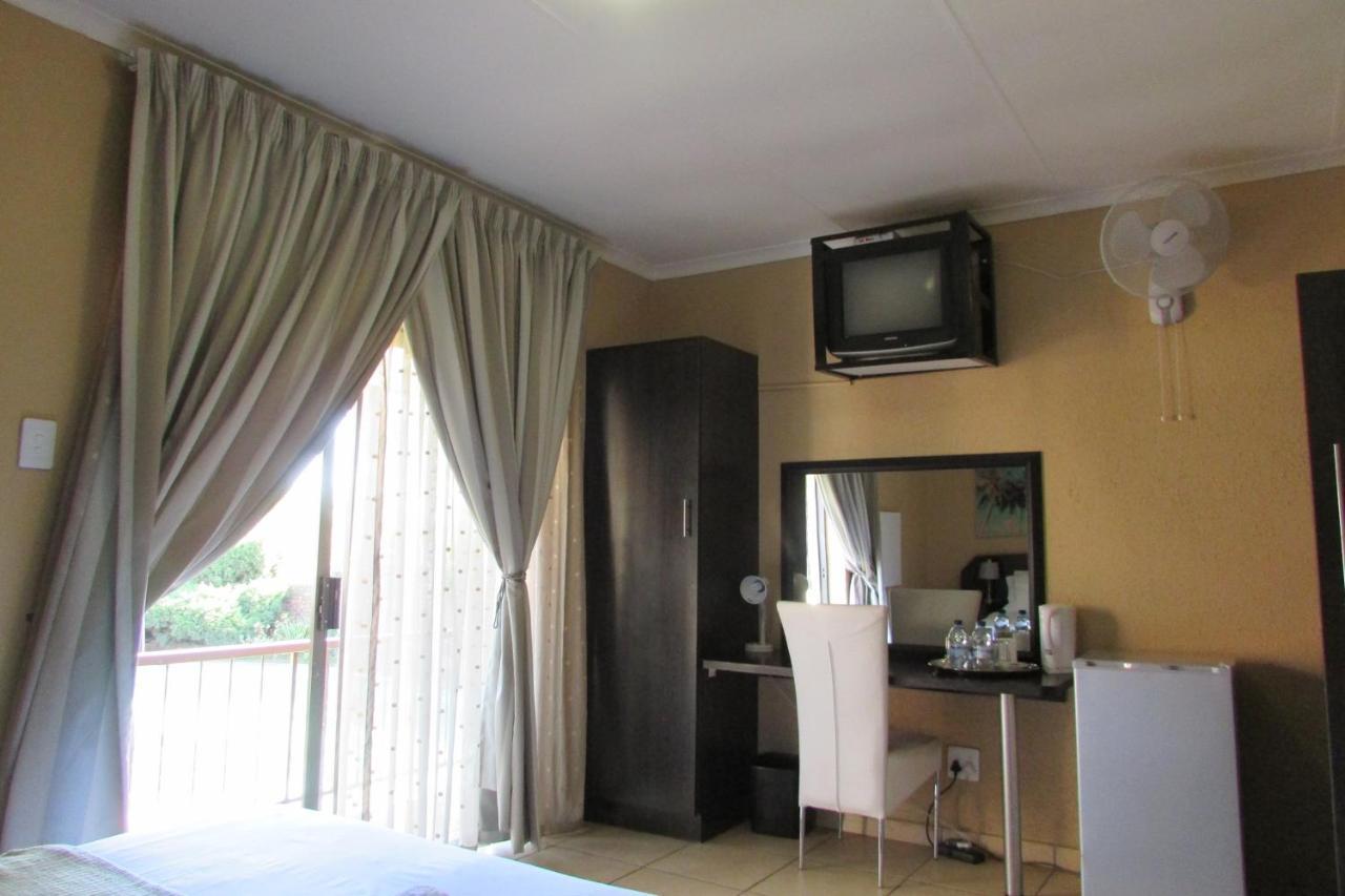 Oasis Of Life Guest House Witbank Eksteriør billede